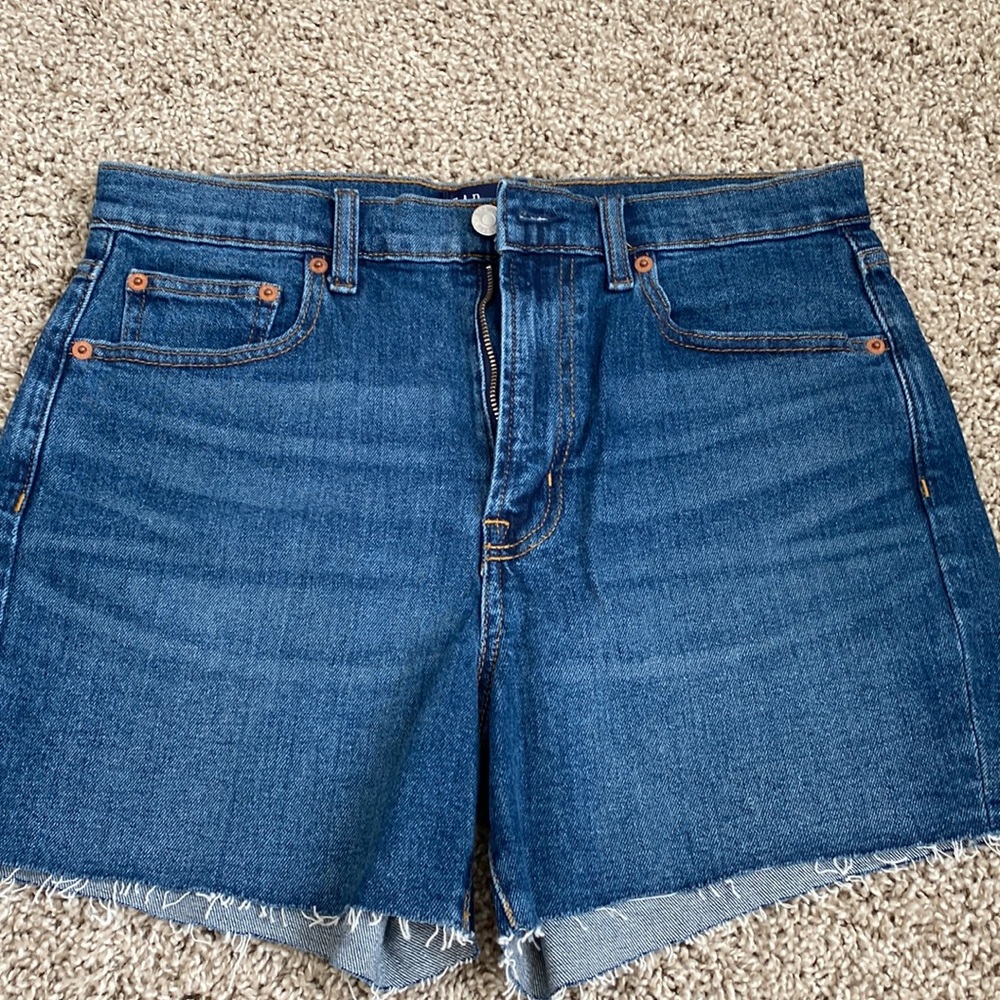Like New Gap Cut Off Denim Shorts Size 28